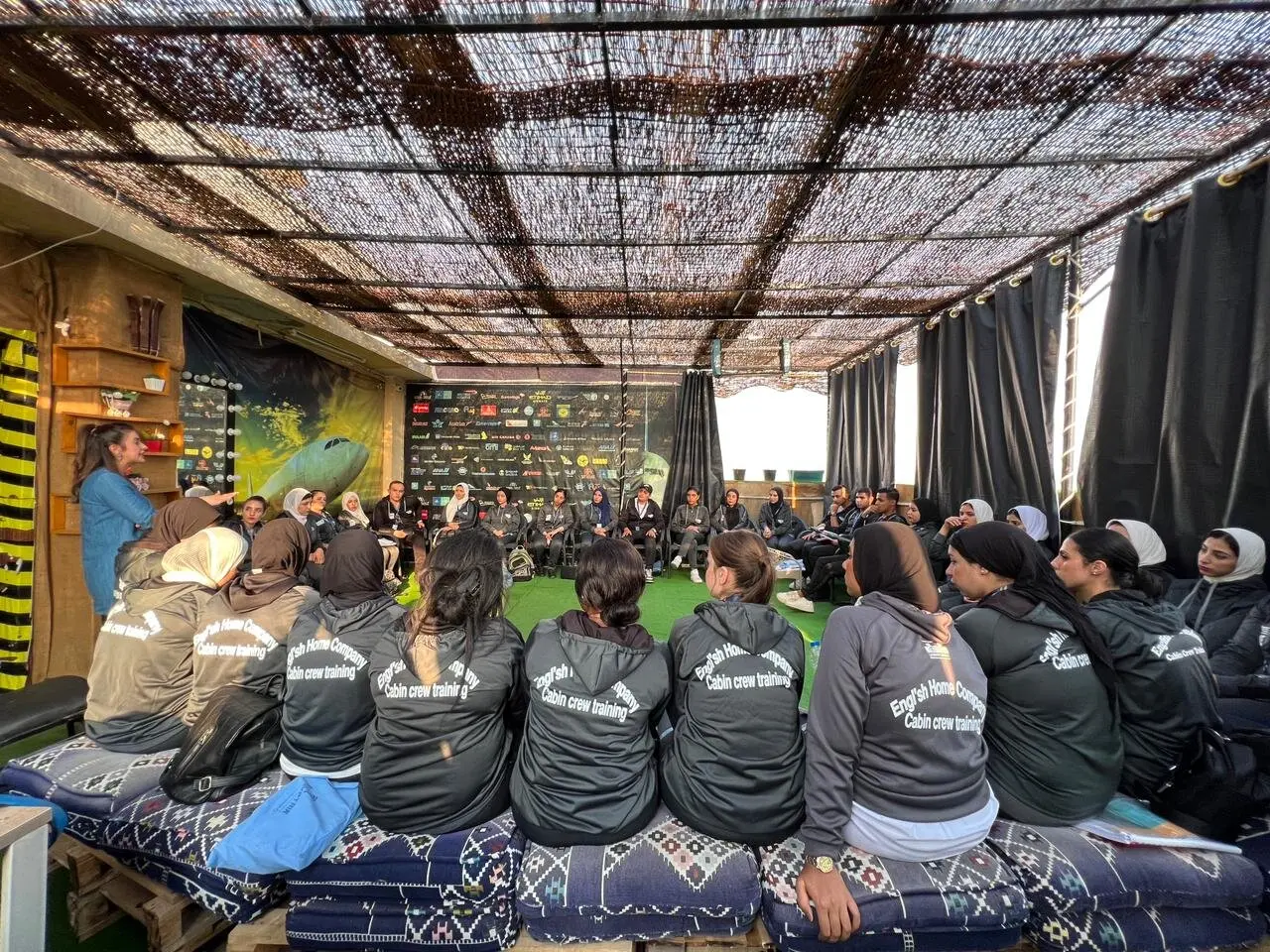 🌤️ منطقة الرووف (The Roof).. غير روتين دراستك تحت السماء المفتوحة